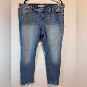 Torrid Women’s Plus Size 18R Straight Leg Jeans Light Wash Denim